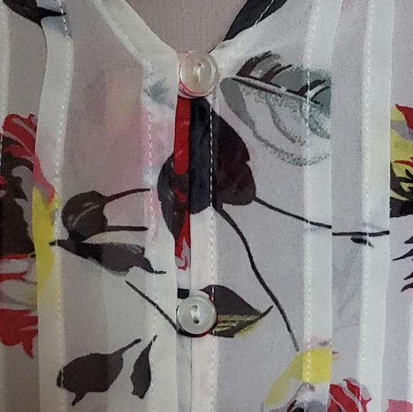 Dress White & Floral Blouse - Picture 2 of 7